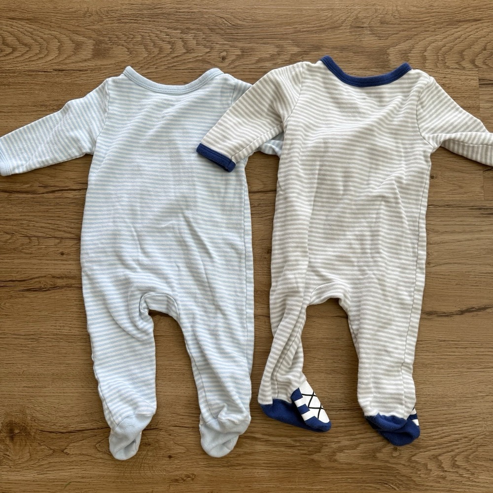 Lot Of 2 New York Giants Baby One Piece Bodysuit NFL Size 3 Months - Picture 6 of 6
